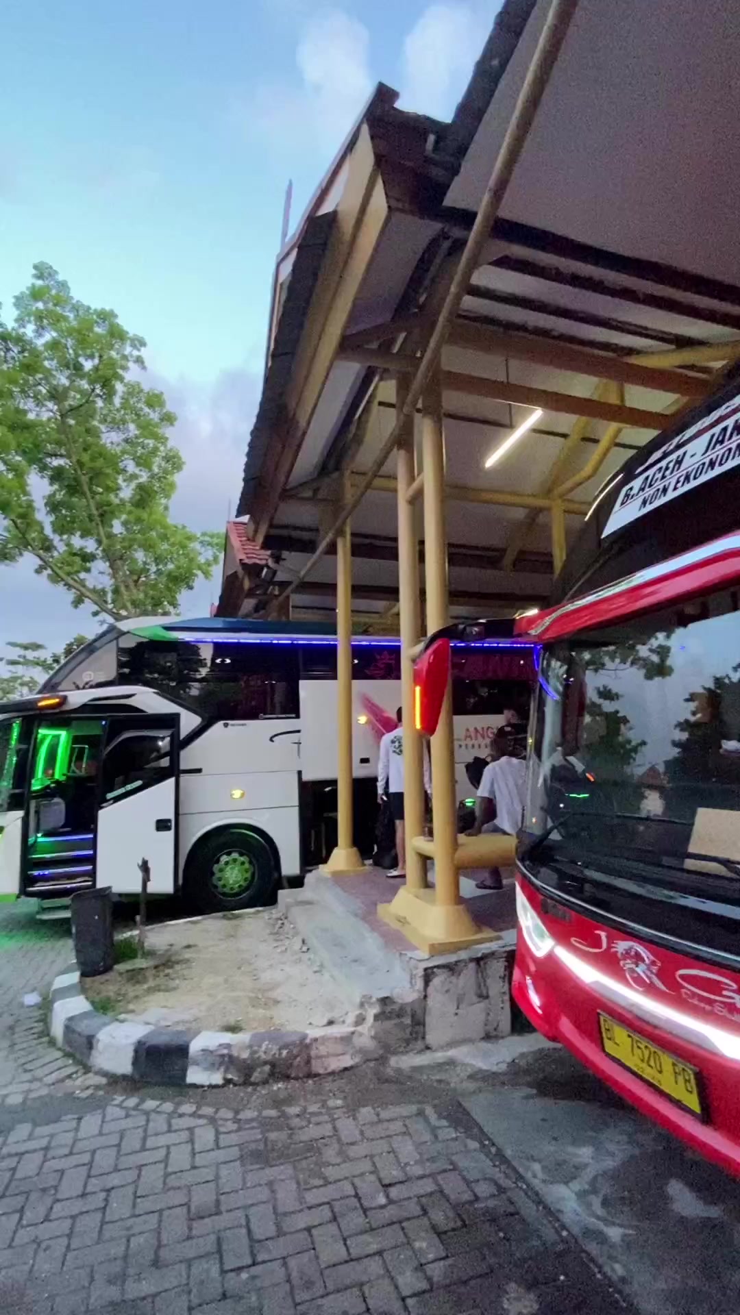Bus Indonesia