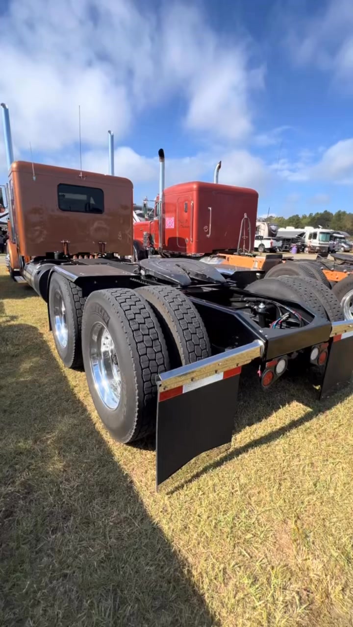 #peterbilt389 #peterbiltmotos #largecar #bigrig | Texas Big Rigs | Facebook