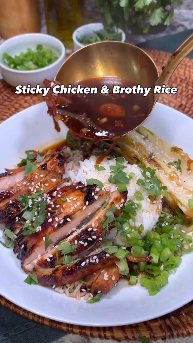 STICKY CHICKEN & BROTHY RICE RECIPE🍚⬇️ I put my spin on the viral ...