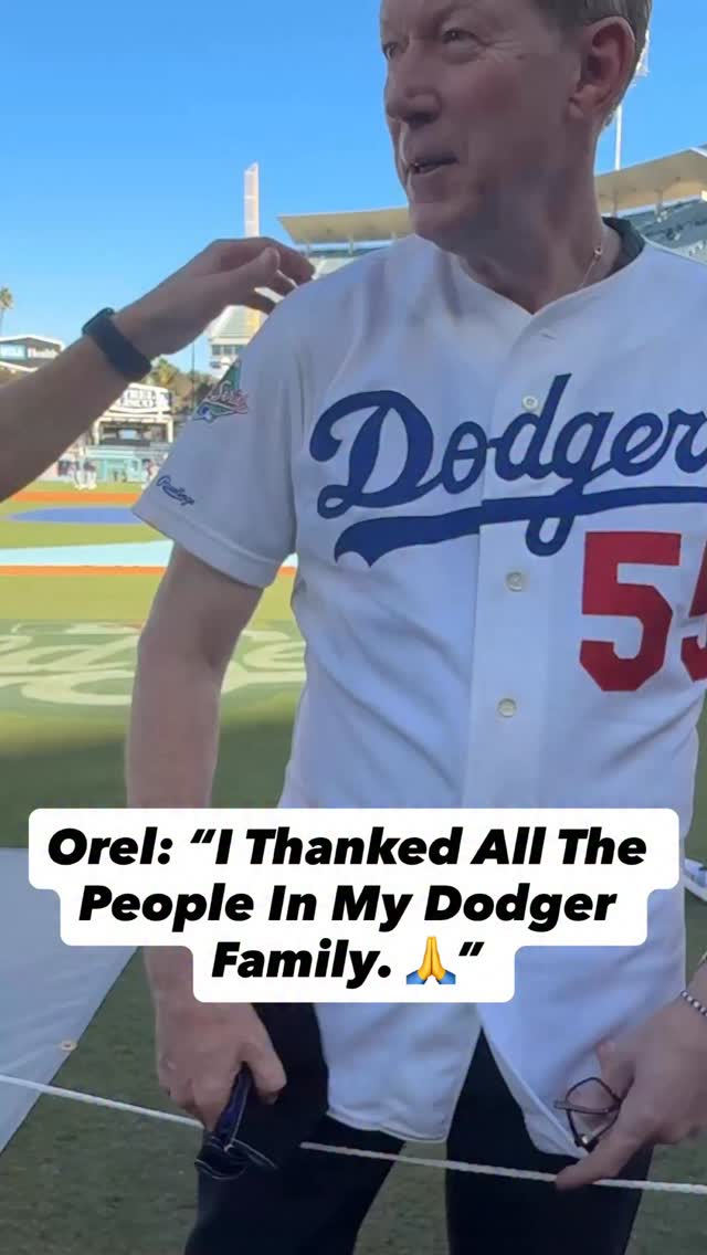 Dodgers legend Orel Hershiser unboxes his July 18th bobblehead and