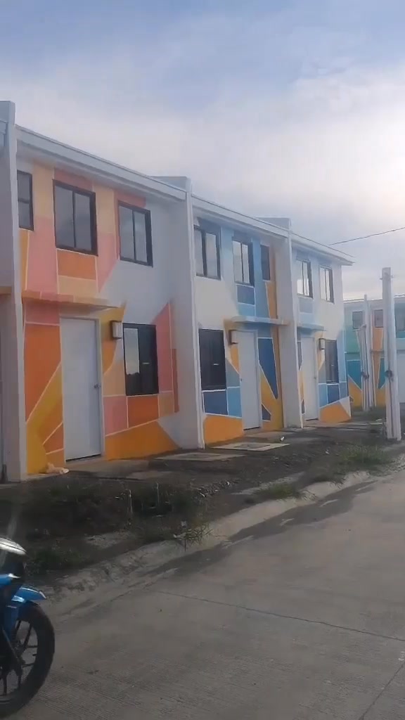 Rush pasalo pagsikat timog 90k.all.in 6800 ma 1 mo.paid 1.2M.tcp 44sqm ...