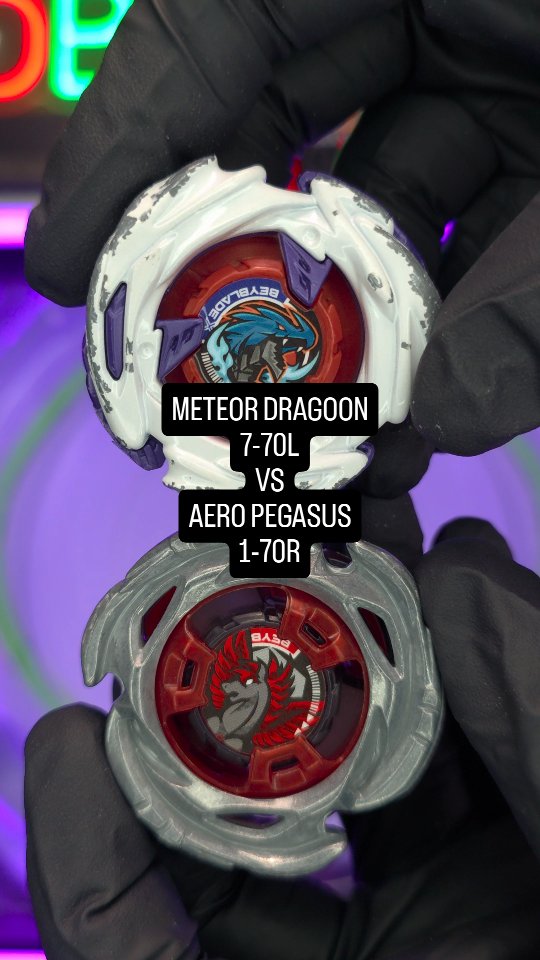 What's the difference between Beyblade UX-04 and CX-04 arenas?