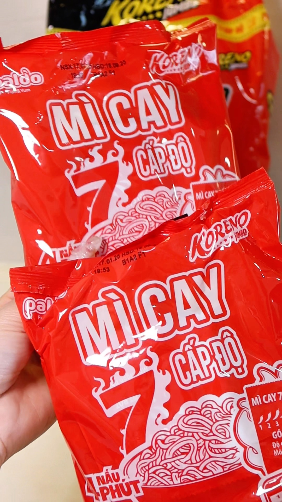 Một ngày bình thường thèm mỳ cayyy, từ ngày mê món mì kay là tui tự nấu ...