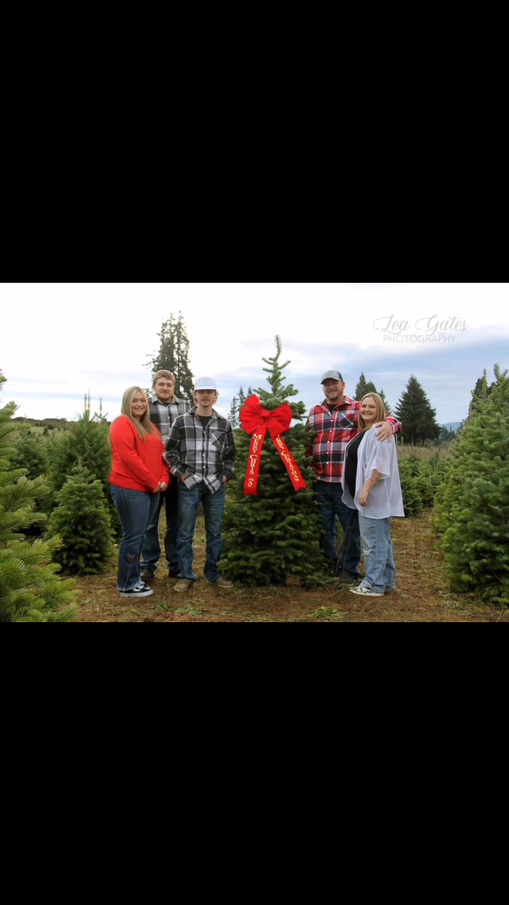Christmas Tree Farm Minis 🌲🌲🎄🌟 ️ | Lea Gates Photography | Facebook