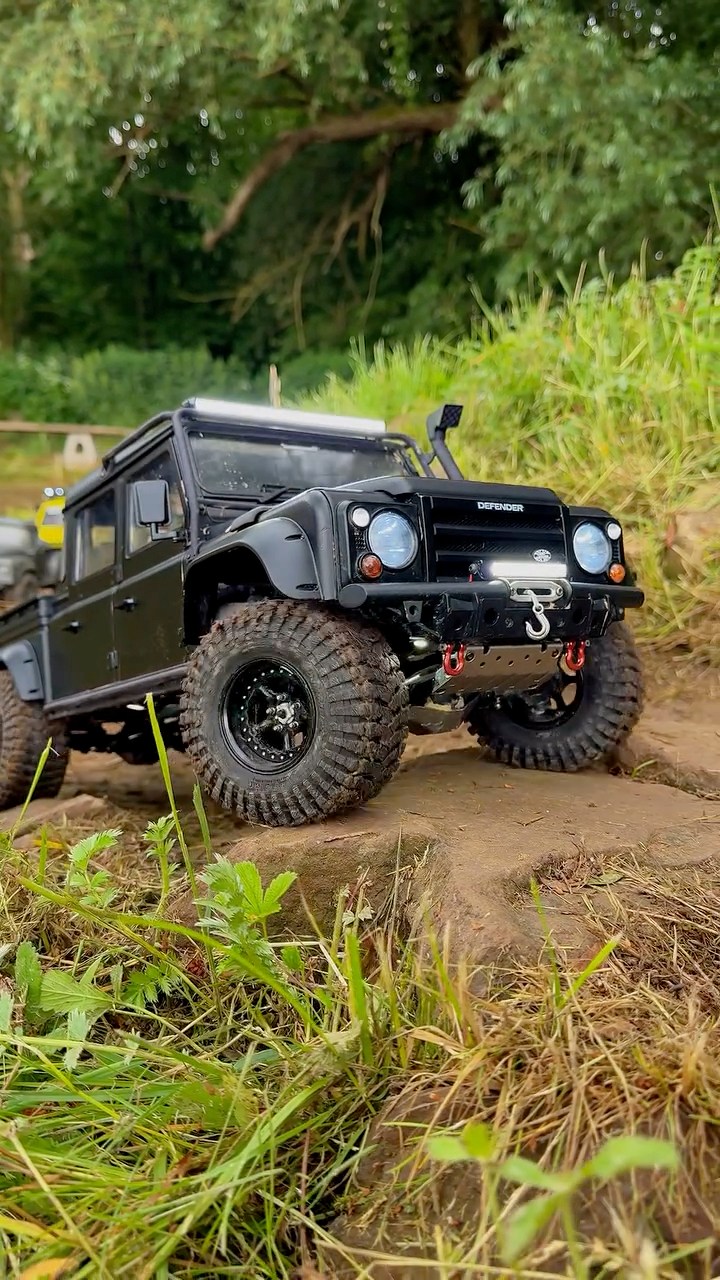 The Most Realistic Scale Model Off Road RC Land Rover D130 by Boom ...