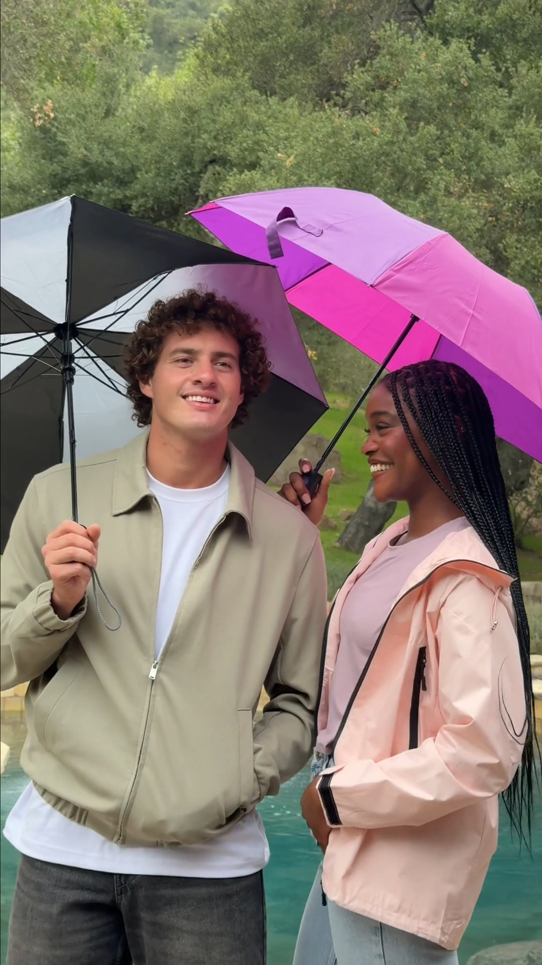 Say hello to our Ultimate Folding Umbrella! Meet the umbrella that