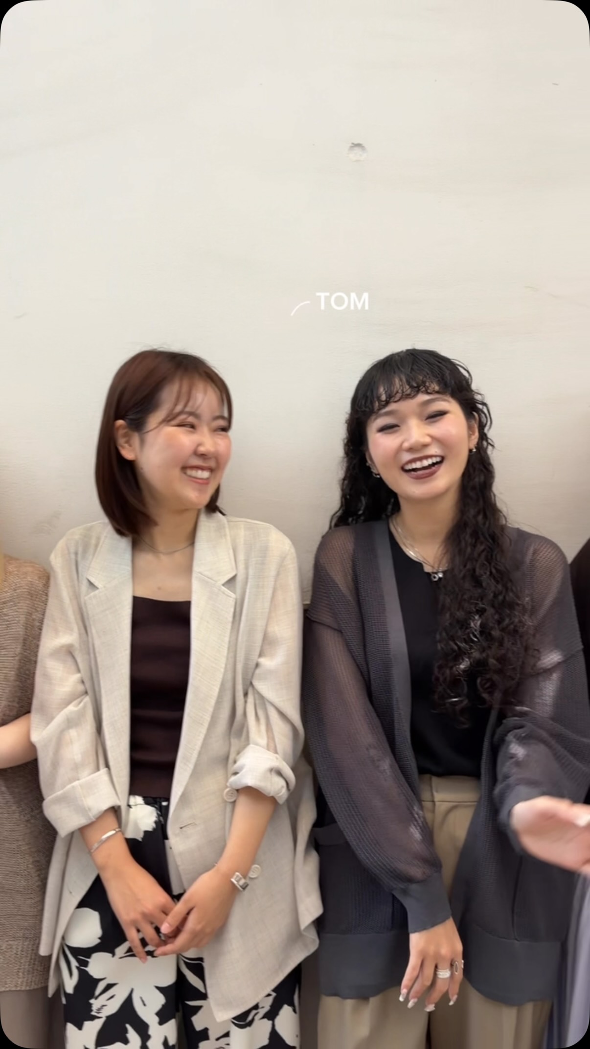 中間服 今の時期に羽織るなら カーディガンやシャツよりきちんと見えする