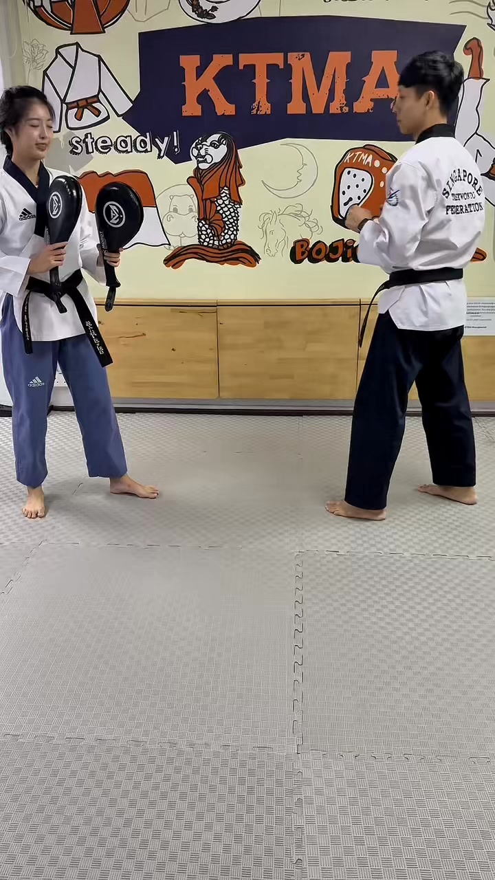 Targets kicking Training with Coach p_maneerat.s 👉 Taekwondo School ...