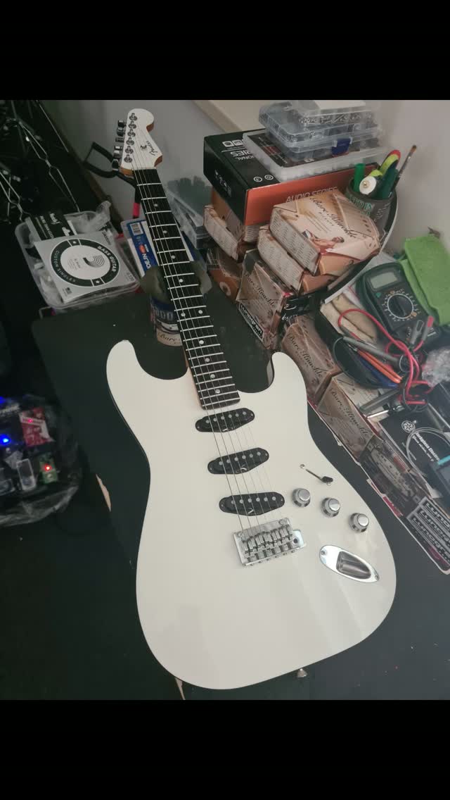 fender aerodyne special stratocaster japan white bright
