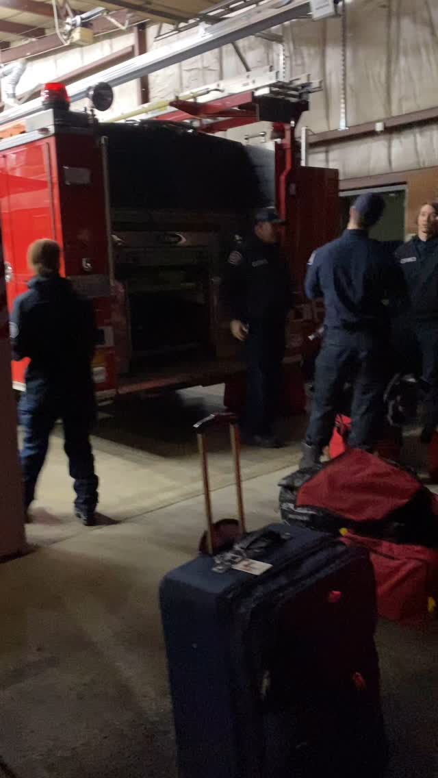 EF&R deployed two type one fire engines and two command vehicles to ...