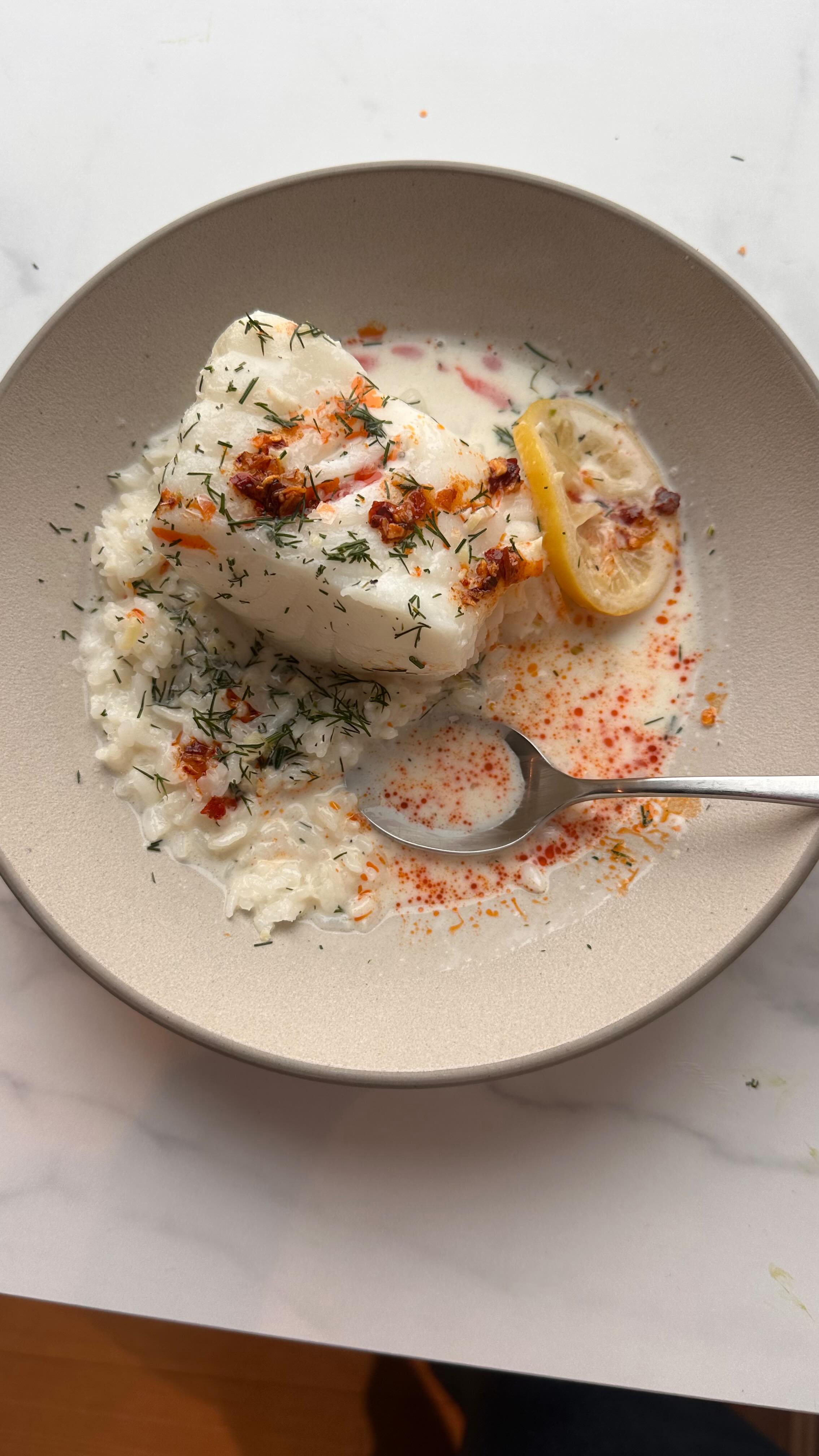 🐟🥥I originally shared this poached cod recipe over a year ago and it is ...