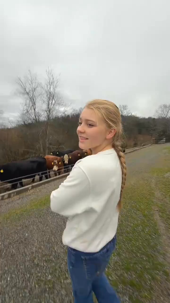 Get to know the ladies with Rissie. 😂#farmfamily #funny #cattle # ...