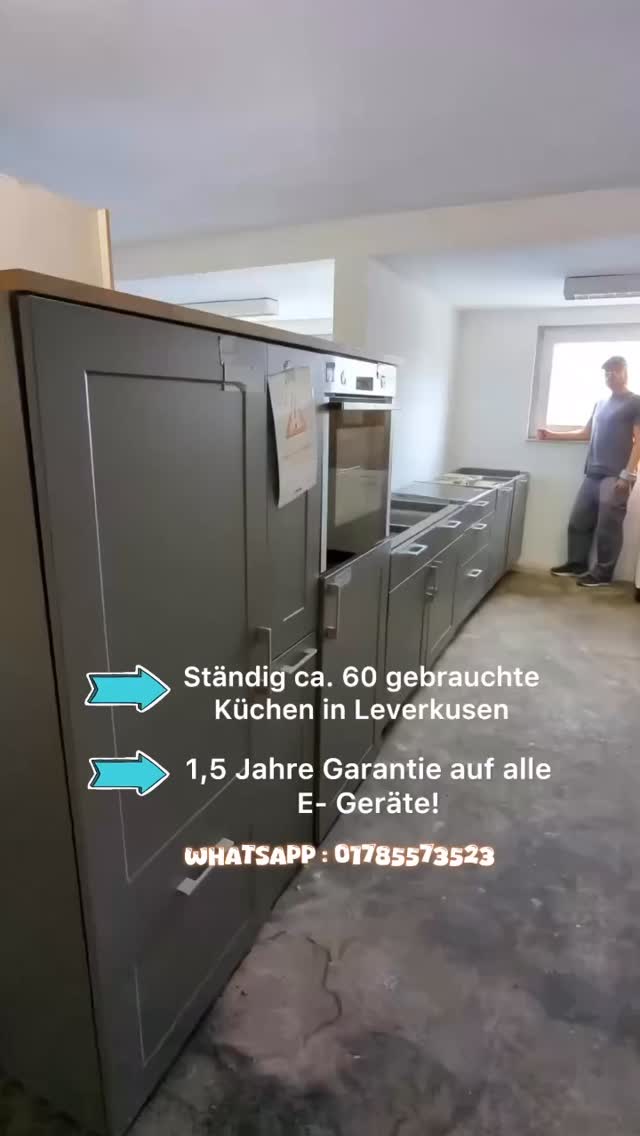 🩶Diese NOLTE Küchenzeile in grau-matt hat folgende Bestandteile:, - 3 Unterschränke: 1x 60, 1x 90, 1x 120, - 2 Halbhohe Schränke: je 60, - 1 Apothekerschrank: 30, - Ohne Oberschränke,