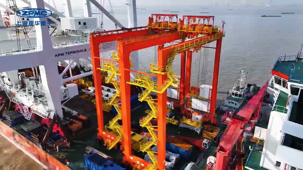 Thirteen port machines set sail together! ZPMC recently shipped a