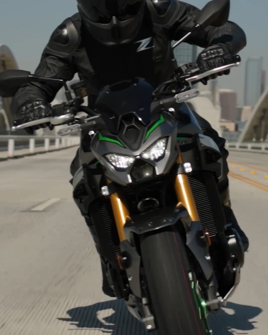 Every shift. Every apex. A new standard. The new Kawasaki Z1100