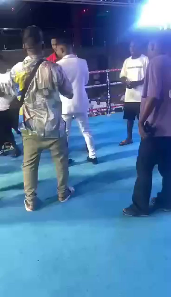 Issah Inusah was again at the Cabic Big Fight Night in Dansoman ...
