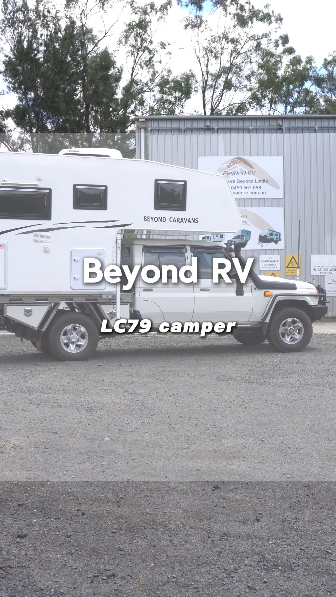 😲This Beyond RV LC79 camper was built in 2016 — yet it still looks ...