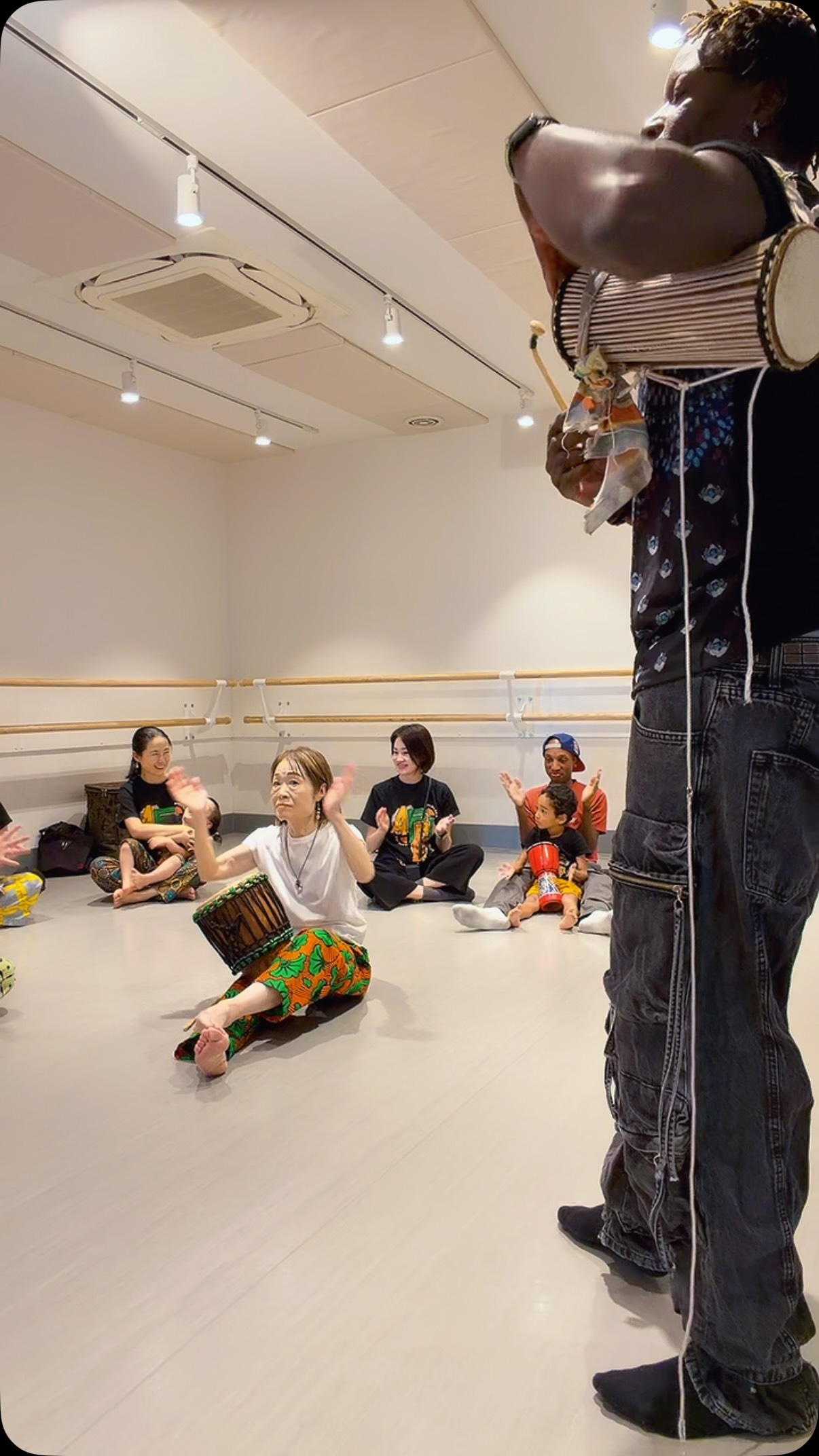 ミュージアムピース　　アフリカ　首長の例祭着 Afric - African dance& drum tribes japan アフリカンダンス