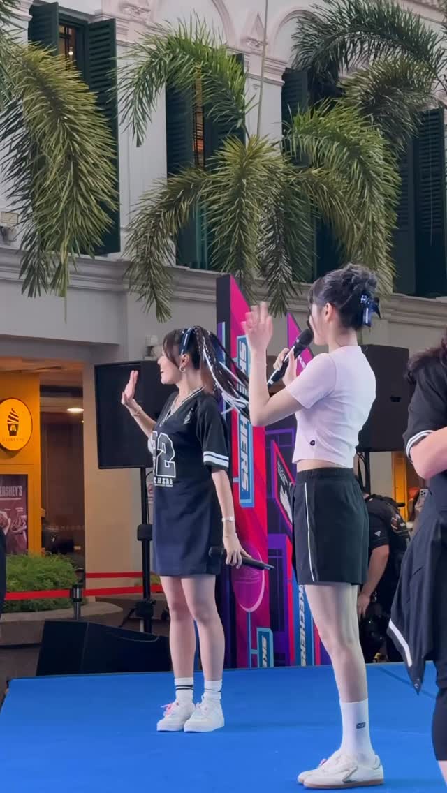 Hazelle Teo 张颖双 - Hazelle Teo 张颖双 added a new photo.