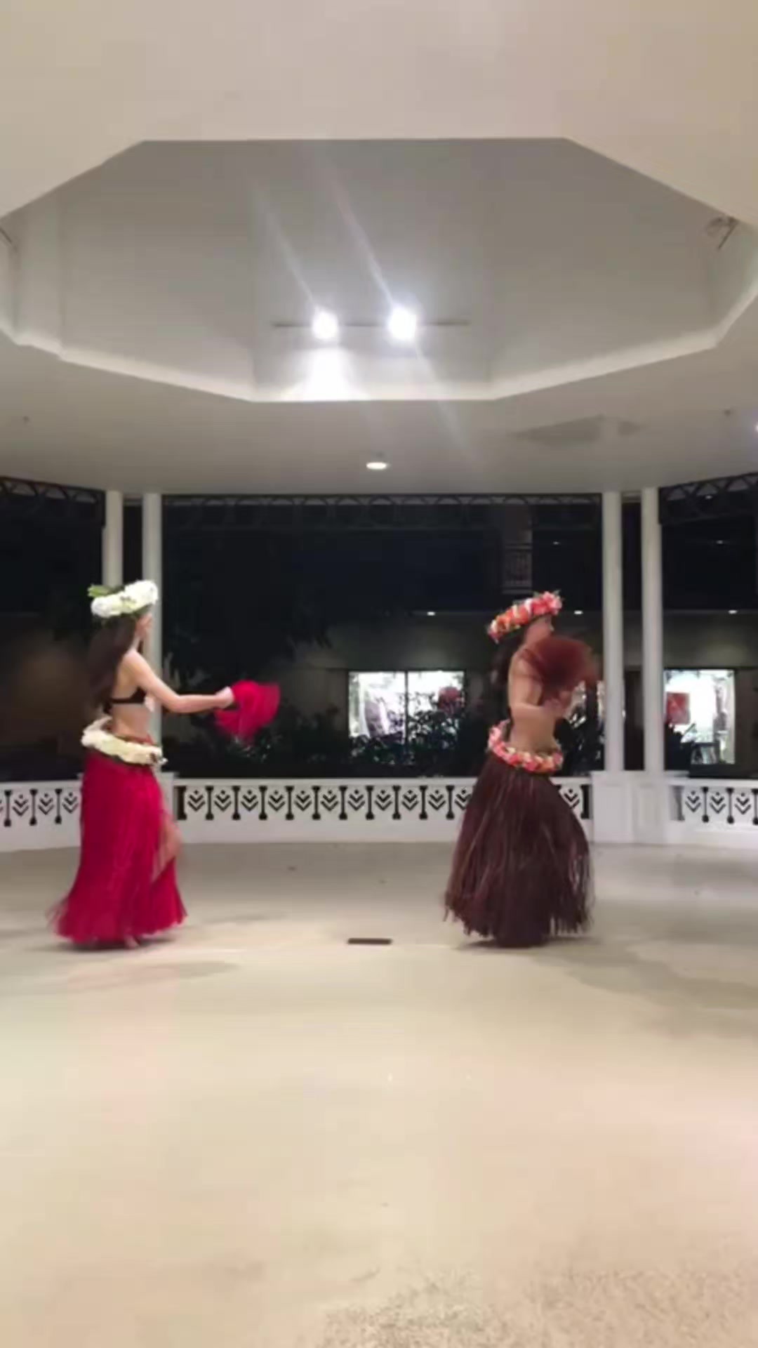 Hello everyone! This is my hawaiian dancer. Hope you like her