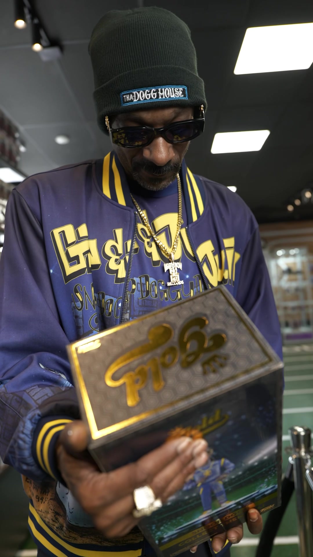 10 Til' Midnight — signed by Snoop! Vinyl, CD& Tapes. 2026 has