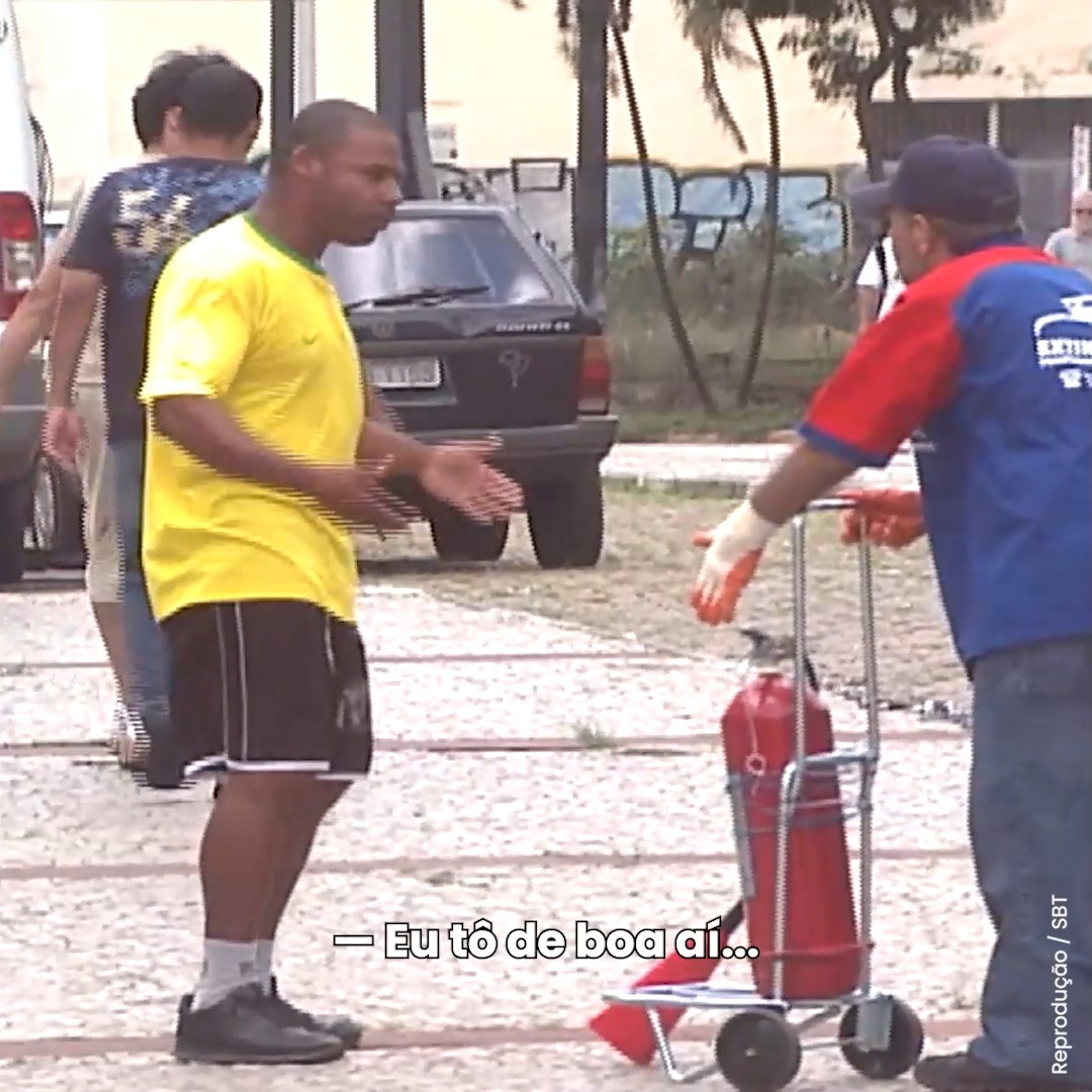 Ivo só queria ajudar, poxa! #pegadinha #CamerasEscondidas #humilhacao # ...