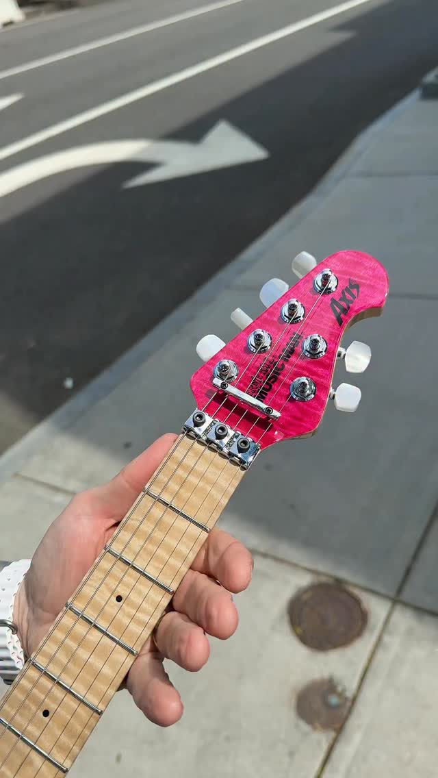Lovin' this one 🤩 Ernie Ball Music Man 30th Anniversary Axis in