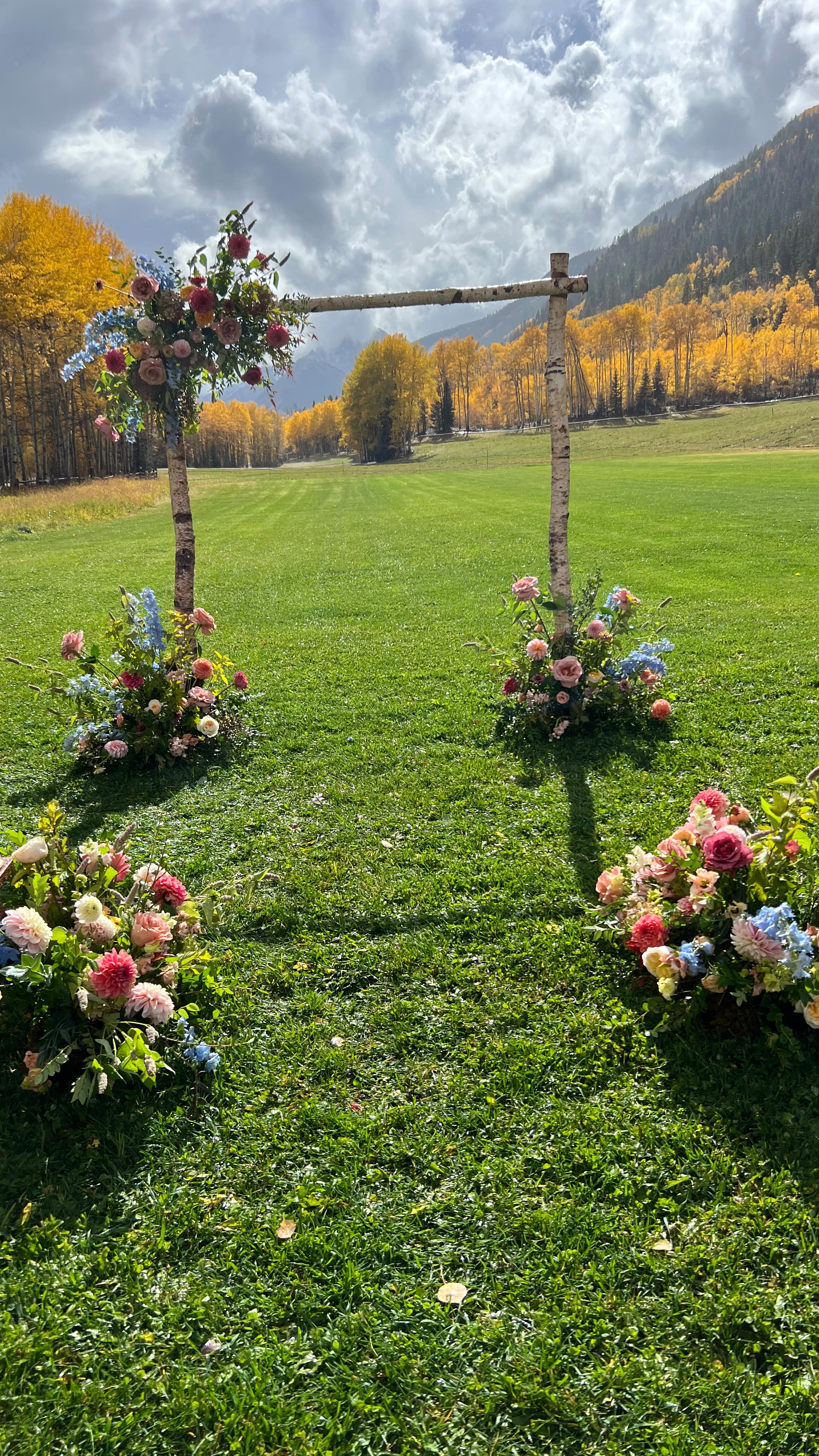 Soft pinks, peaches and white set the scene for K+A’s stunning August ...