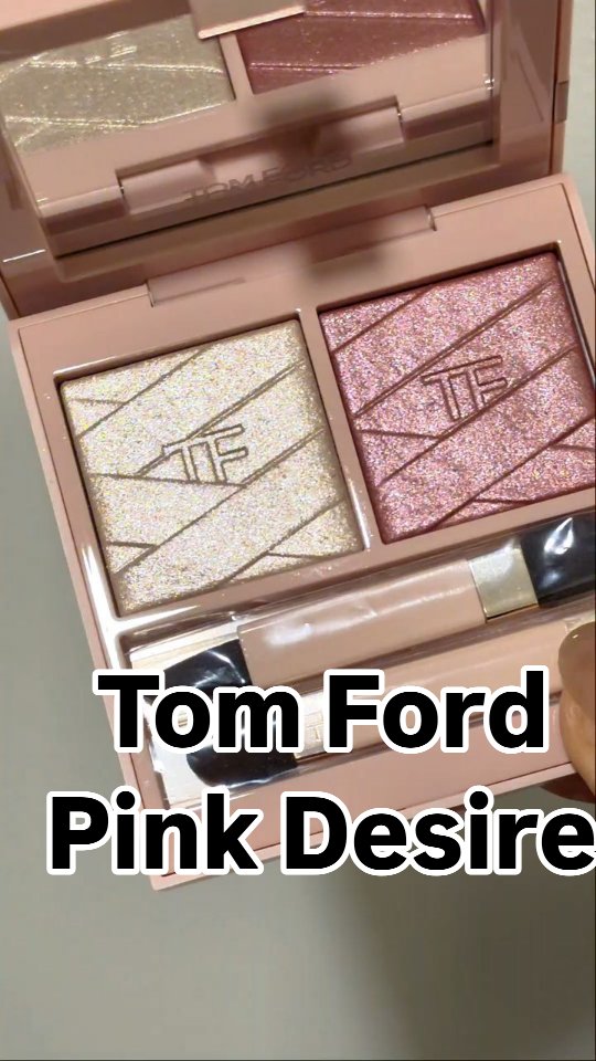 Pure luxury in a pink compact. 🎀 Swatching the brand-new Tom Ford