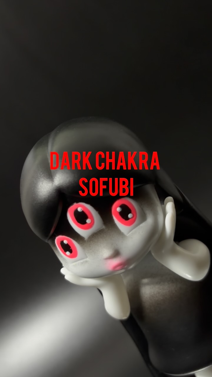 チャクラソフビBLUE EYE CHAKRA SOFUBI BLUE EYE 静かな青い目。 Quiet