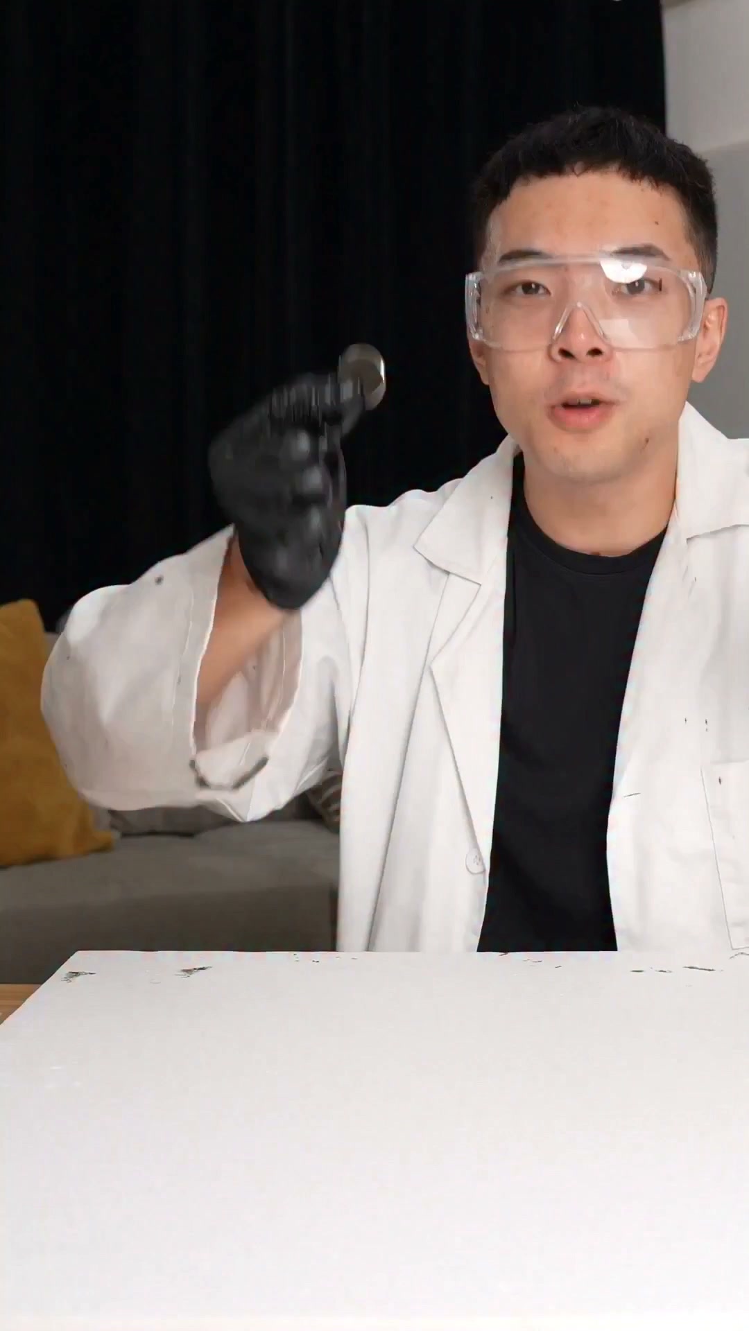 ぱんだ What ferrofluid does when it sits on a magnet