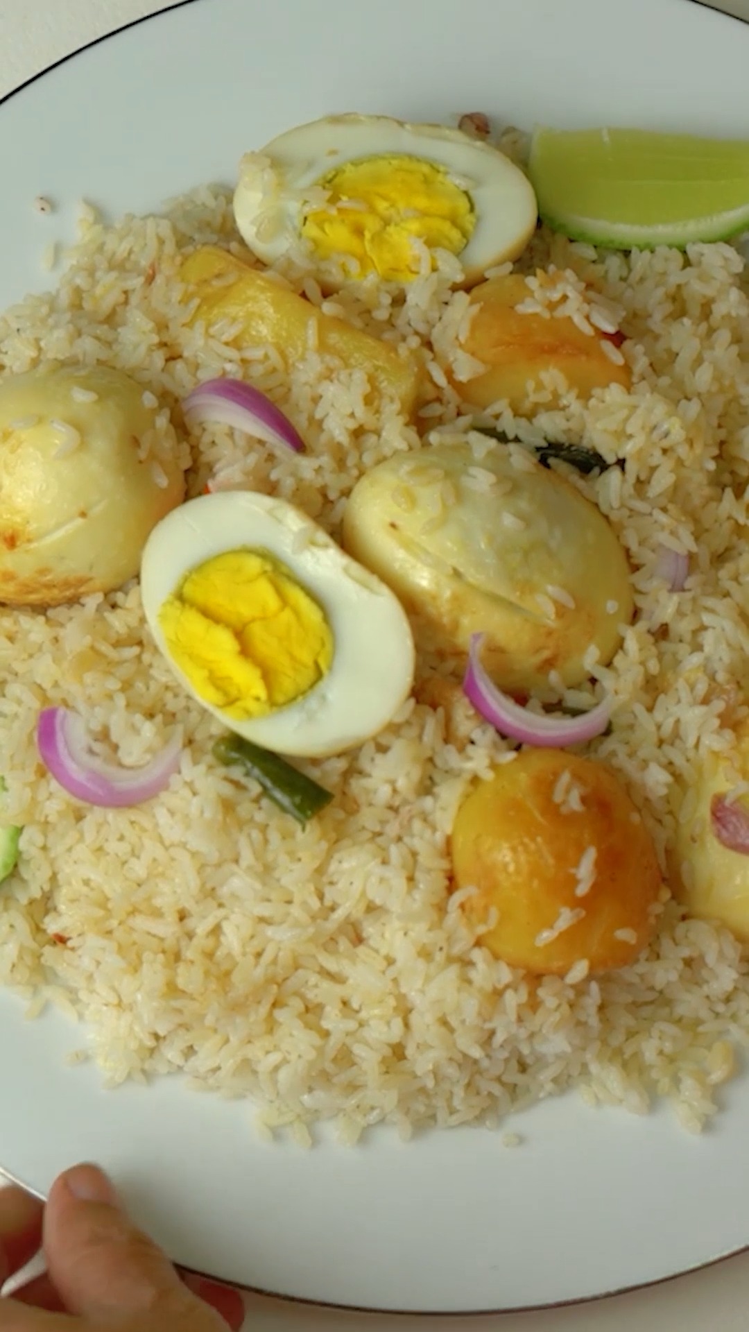 রাঁধুন ঝরঝরে ডিম পোলাও মাত্র ৩০ মিনিটে #polaolympusmodalreceh #dim ...