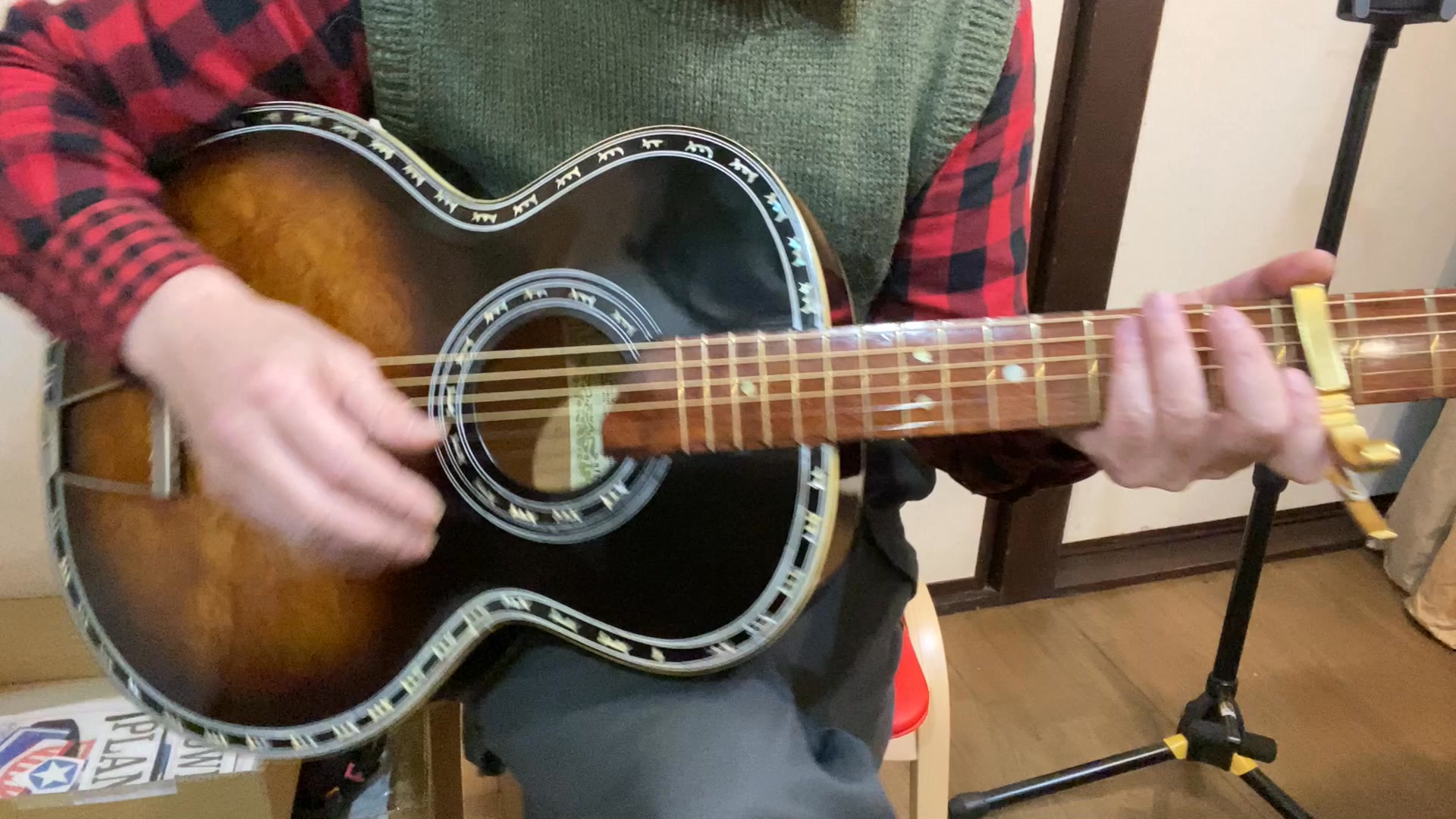 Maruha No.612 (1960s）アーチトップギター みなさんにこのチープで 