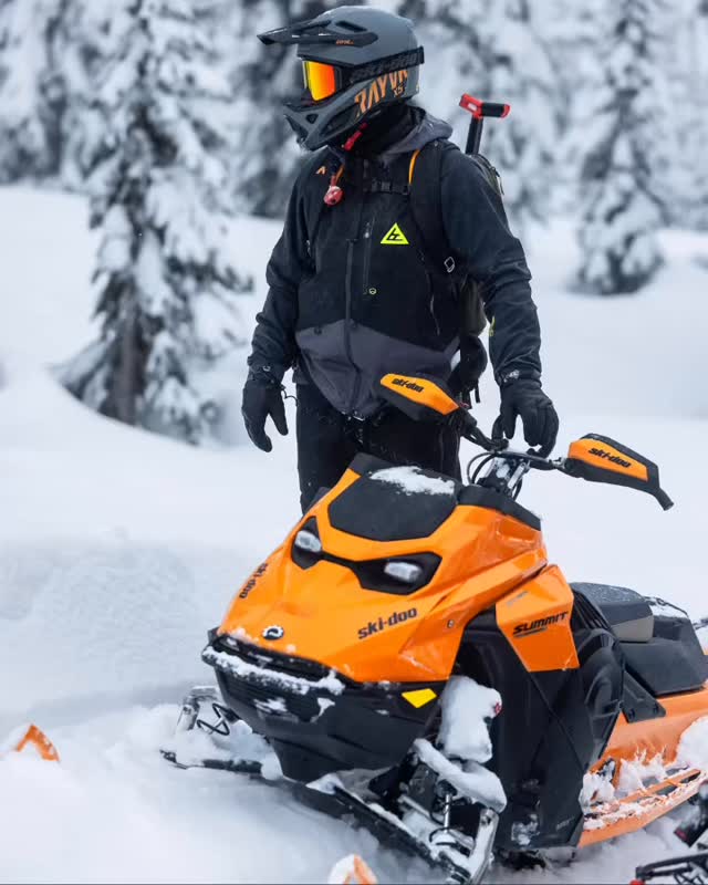 Absolutely love the Summit X/Expert Orange Crush Color!!! @skidoo