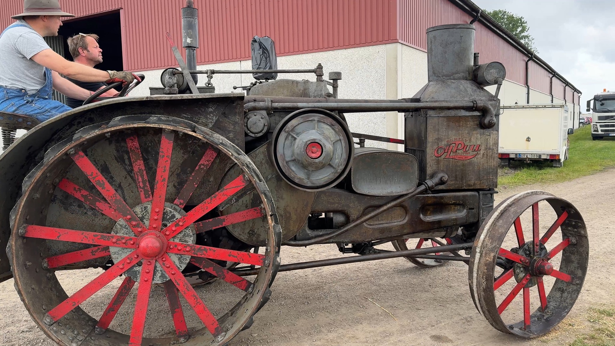 På vår youtubekanal kan ni nu se denna Rumely oil pull från 1929 ...