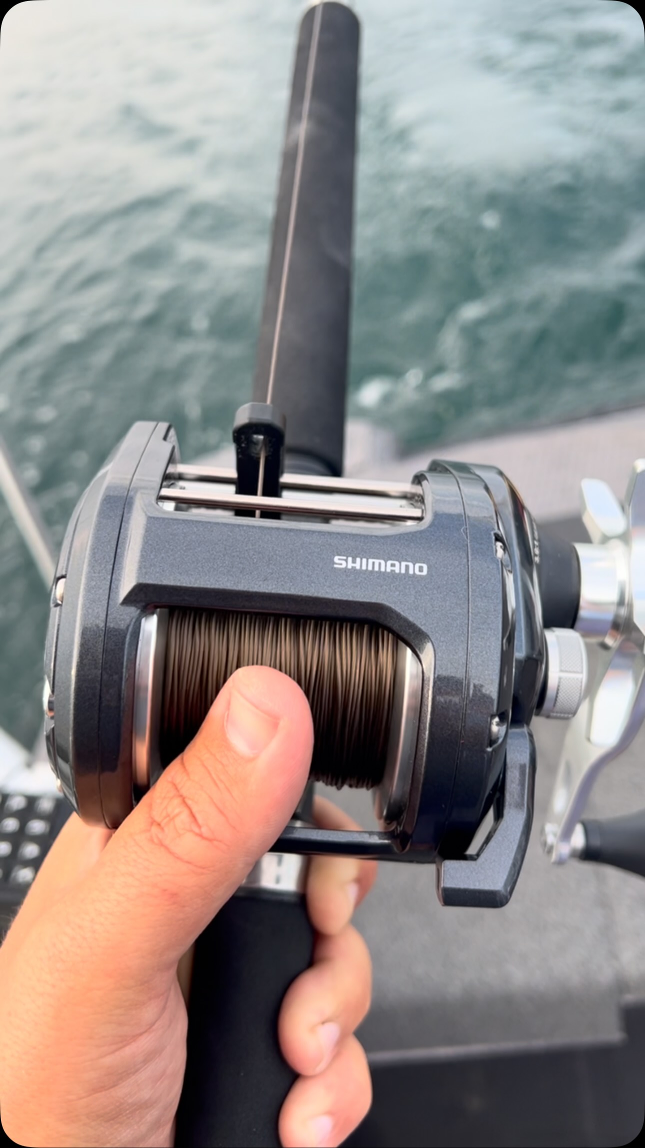 durable fishing reel MASTER LOGIC Fly 5/6wt Subseries:Ugly Stik Camo Reel Cinnetic Crafty IV Model:Saltist MQ Spinning Reel - SALTISTMQ6000D-H The rotation is so