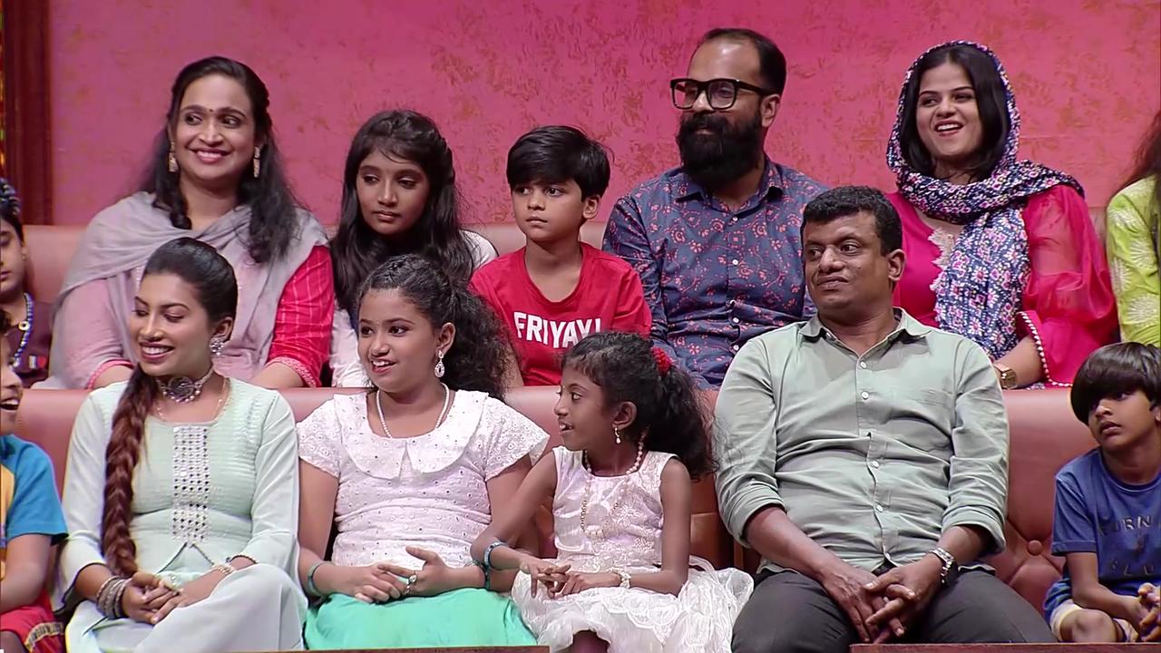ആമിന താത്തയായി ടിൻസി 😂 | Ente Amma Superaa | Mazhavil Manorama Ente ...