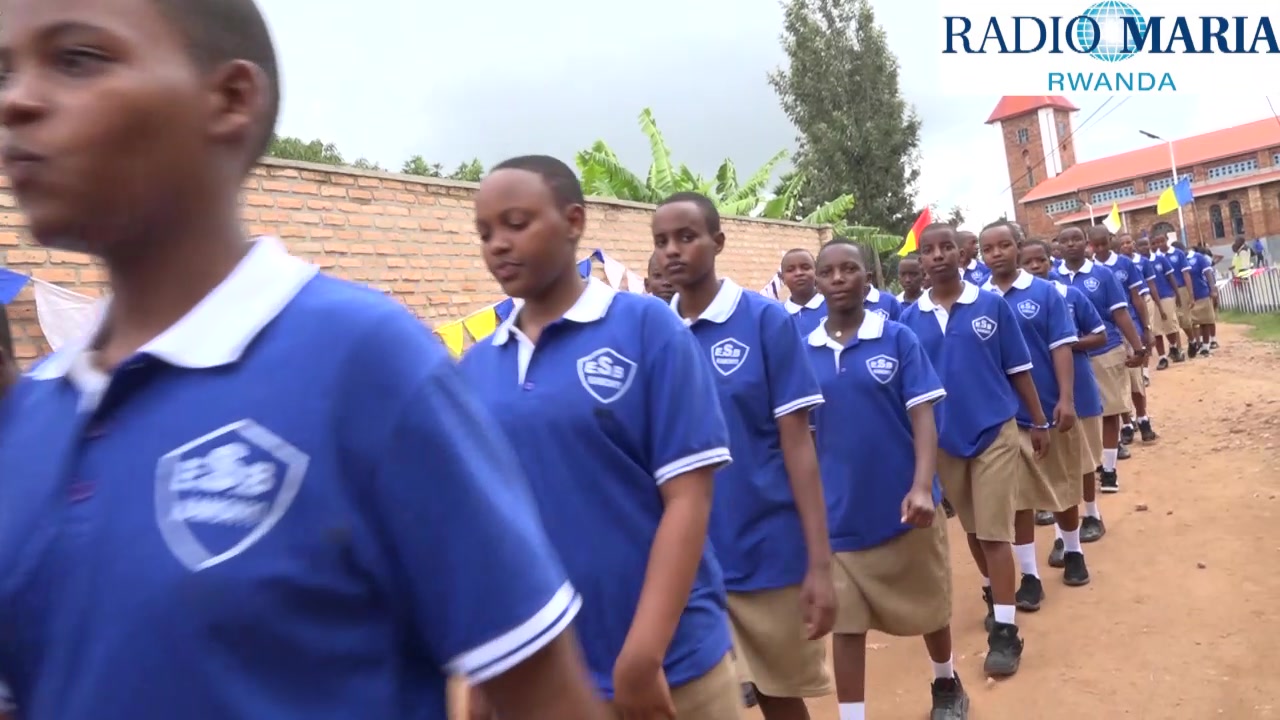 ecole-sainte-bernadette-kamonyi-akarasisi-kabimburiye-umunsi-mukuru-w