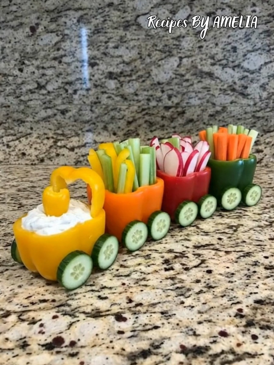 All aboard the veggie train! 🫑🚂 This colorful bell pepper express is ...