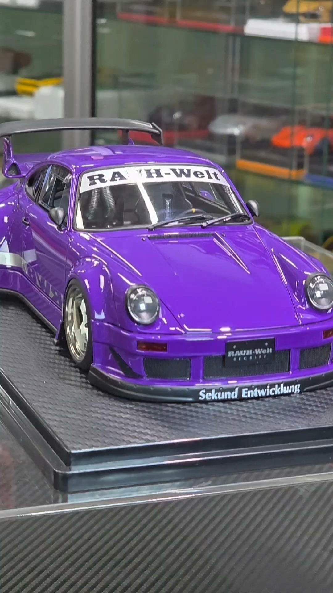 360 Review 1/18 Ignition Model Porsche Rauh-Welt Begriff 930 RWB