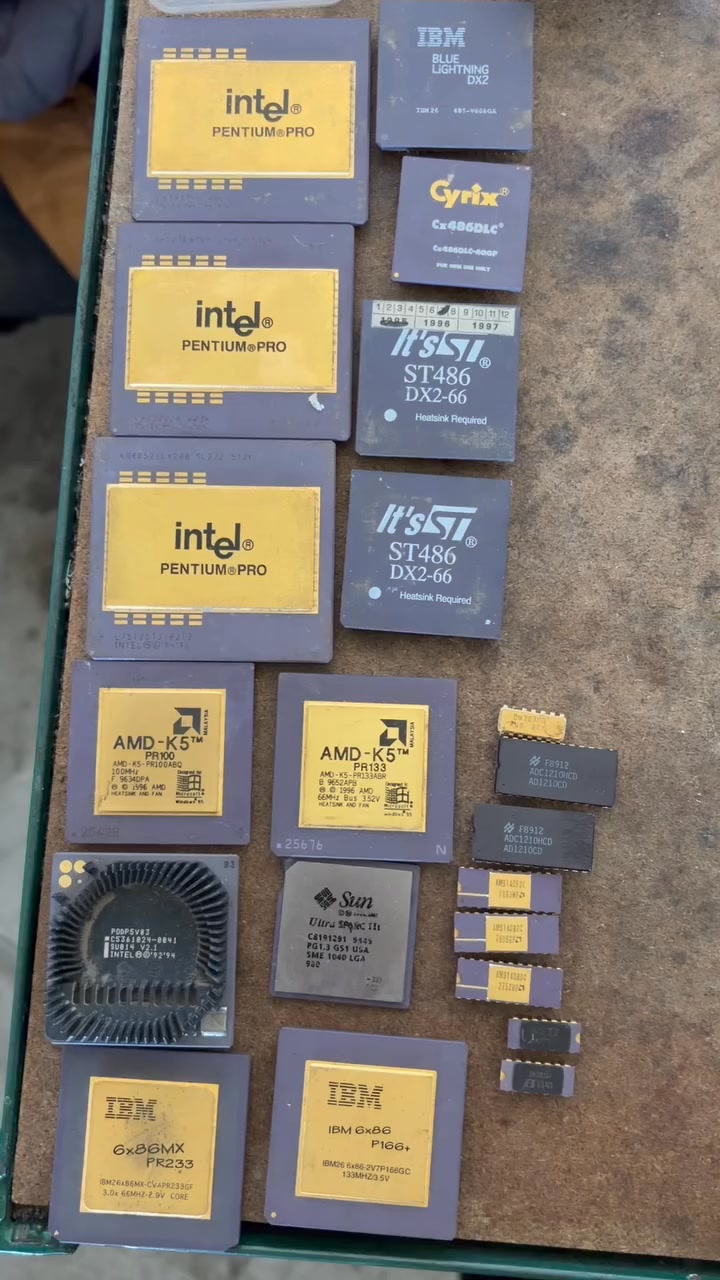 リンゴ Rare intel c4040 chip found in scrap