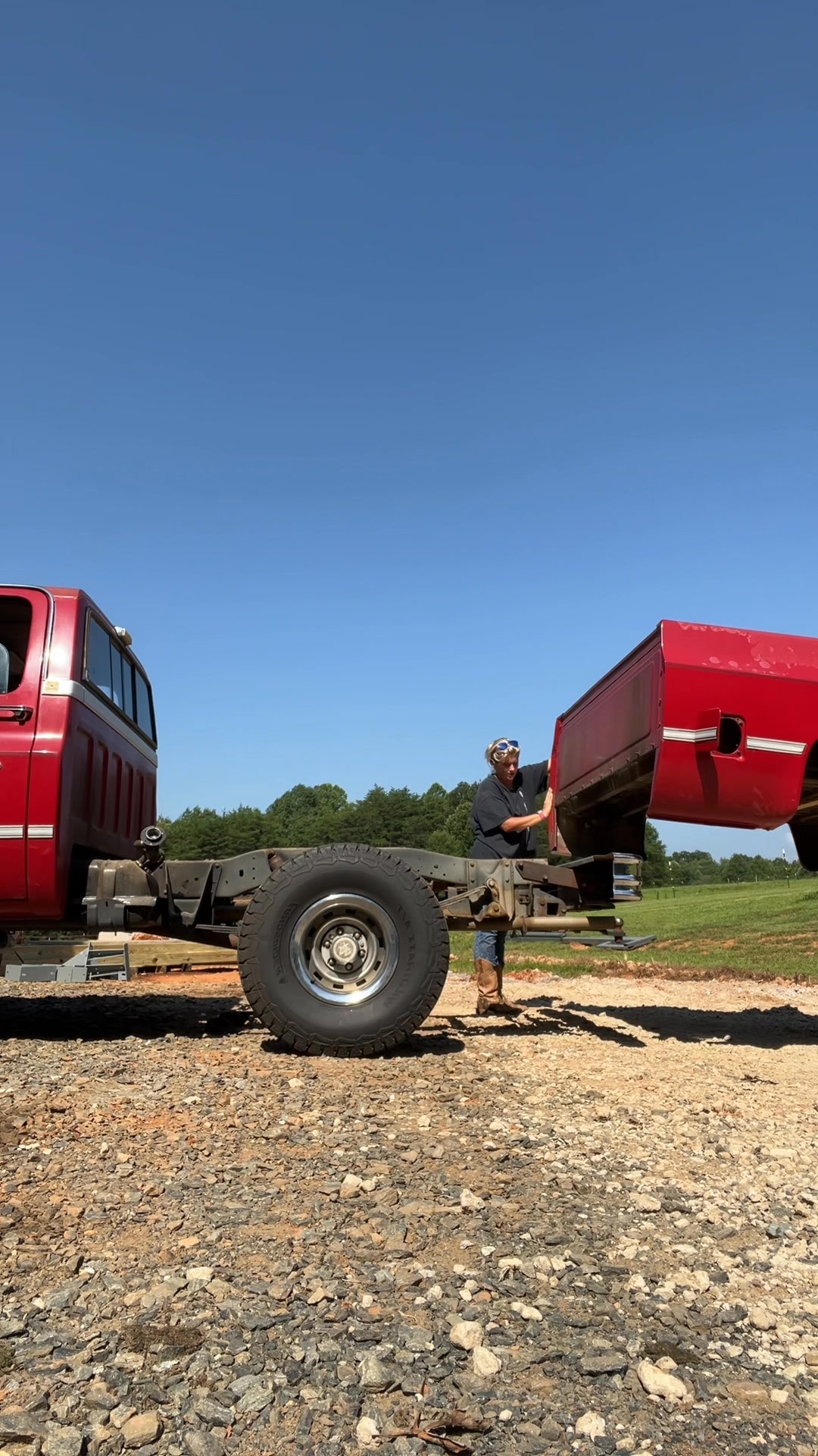 Bed removal on the 86 square body | Rust Ridge Ranch L.L.C | Facebook