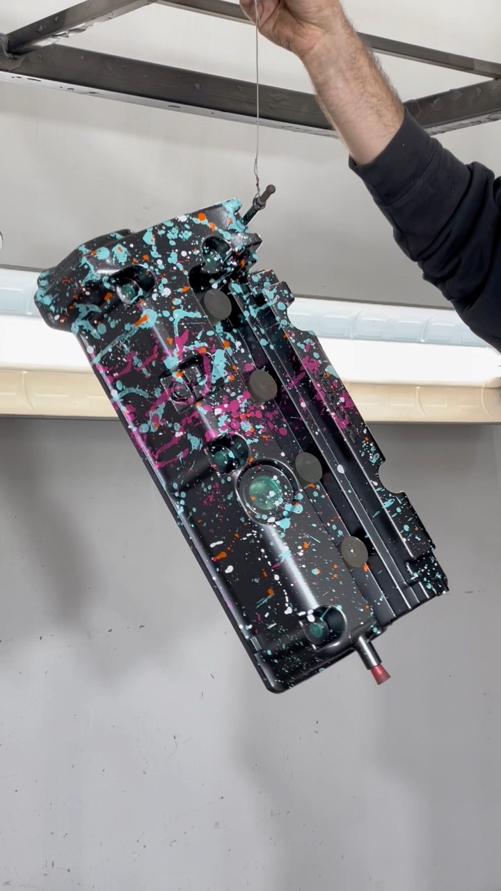 Who's a fan of the splatter !? . #rorodesigns #kseries #valvecover # ...