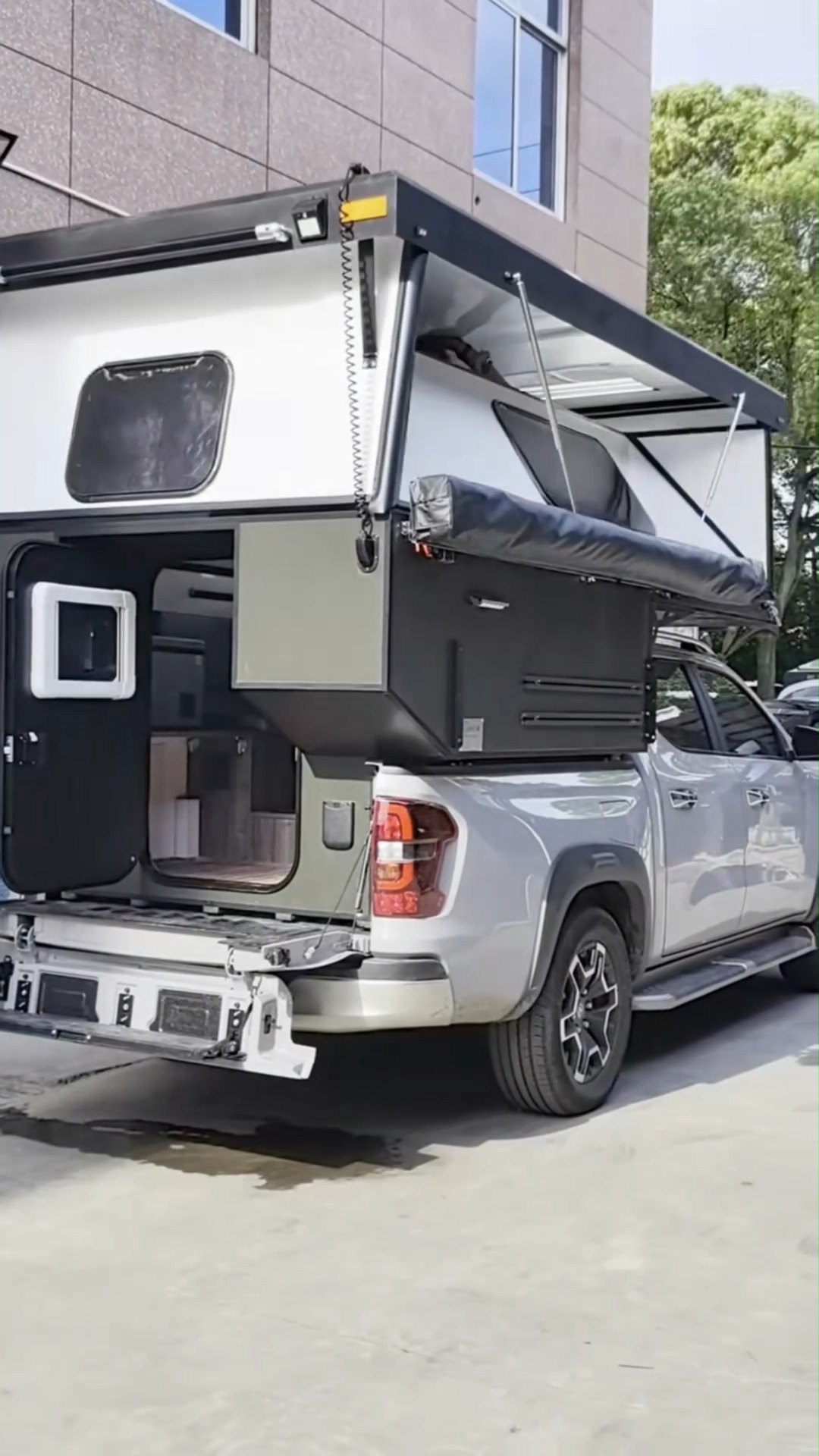 Pop-up Pickup Camper All-aluminum body Ford F-150 Toyota Hilux