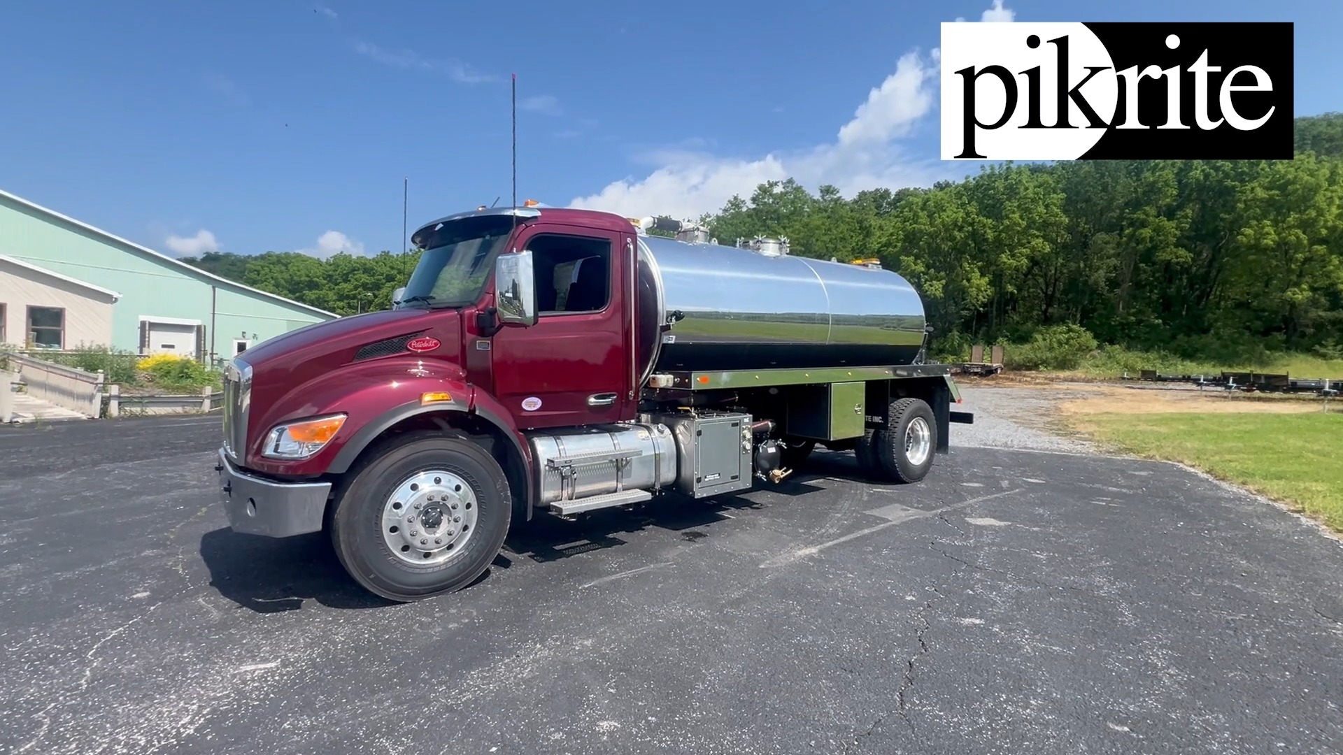 Pik Rite Inc - Here’s a 2,800-gallon aluminum tank on a... | Facebook