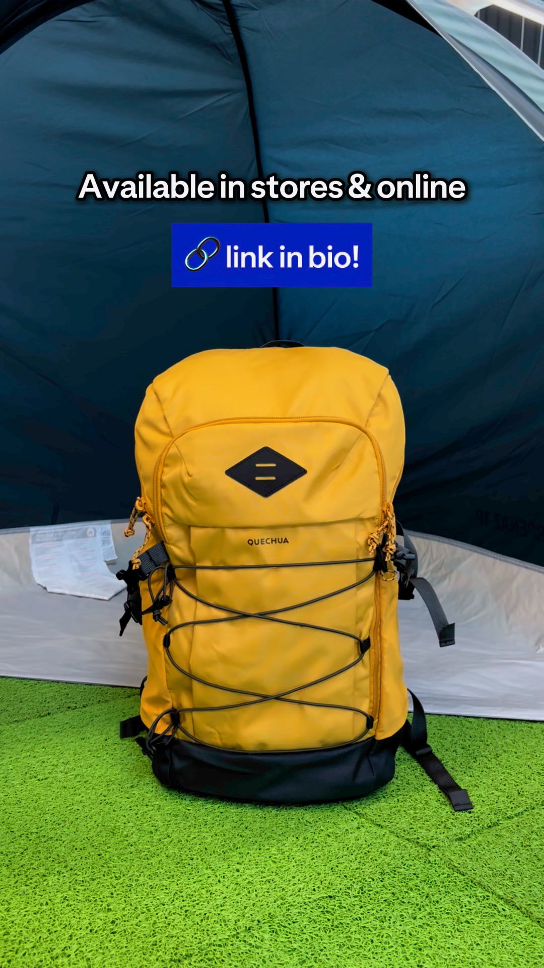 arpenaz 20l hiking backpack 100 2 bottle holders and a separator for a 15 PC or water bladder. Ready for those crisp, clear