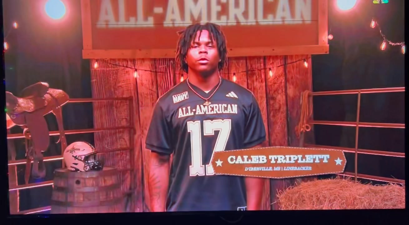 🔥 FROM THE COAST TO HATTIESBURG 🏈 D’Iberville standout Caleb Triplett ...