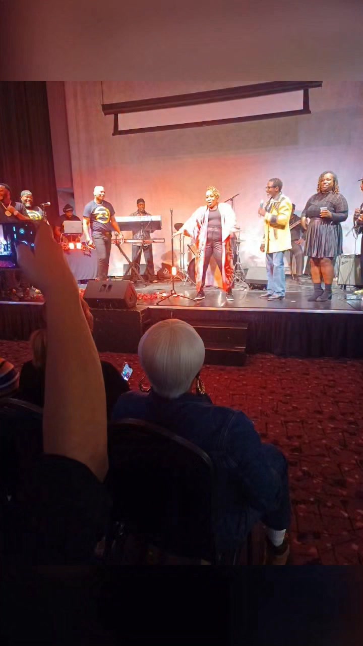 An awesome set of throwback & performances*gʻg