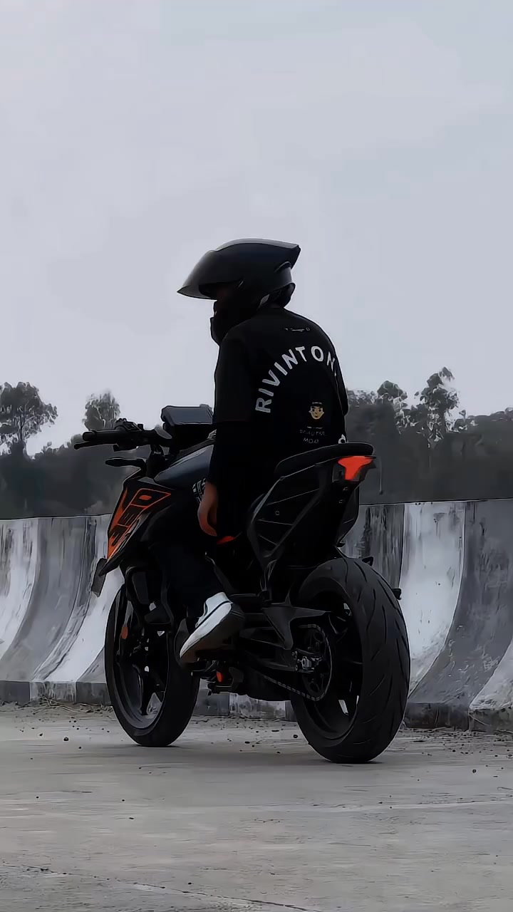 Rate on look 🥰🥰 ️ #explore #trending #reel #foryou | Rick Raj | Facebook