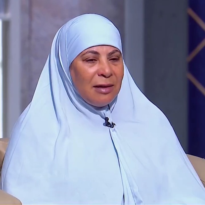 بعد ما ربت ابنها اللي عنده مشكله في البصر ربت بناته كمان بعد وفاة ...